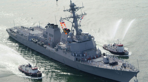 Tàu chiến Mỹ lại suýt bị trúng tên lửa ở gần Biển Đỏ