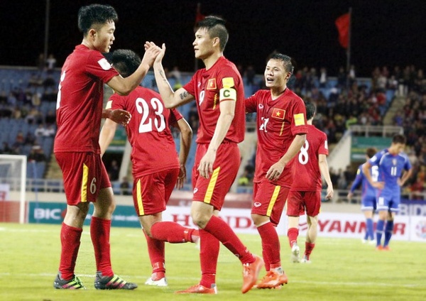 Đội tuyển Việt Nam lên đường sang Hàn Quốc tập huấn