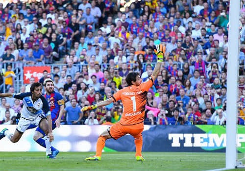 Barca & Messi trở lại bùng nổ: Man City - Pep "run rẩy"