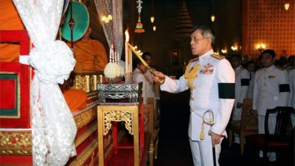 Thái tử Thái Lan muốn trì hoãn đăng quang "ít nhất 1 năm"