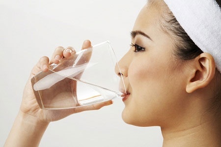 Sỏi thận: uống nước hay tán sỏi?