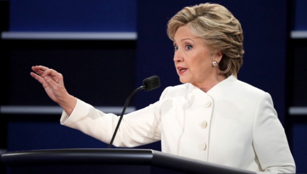 Bà Clinton lỡ miệng lộ bí mật hạt nhân khi tranh luận?