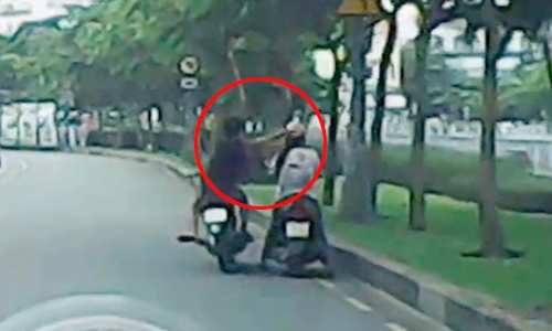 Camera chộp cảnh tên cướp giật điện thoại trên phố Sài Gòn