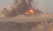 Xe bom tự sát của IS trúng tên lửa nổ tung