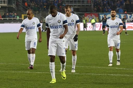 Inter thua trận thứ 3 liên tiếp, HLV De Boer chịu sức ép ngàn cân