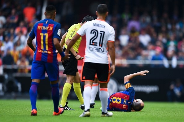 Barca tổn thất nặng sau trận thắng kịch tính Valencia