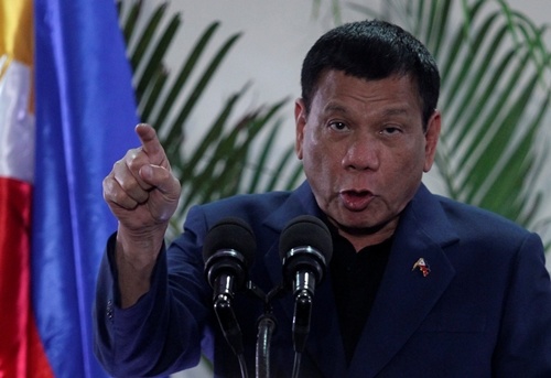Tổng thống Philippines nói doanh nghiệp nước ngoài cứ "rời đi nếu sợ"