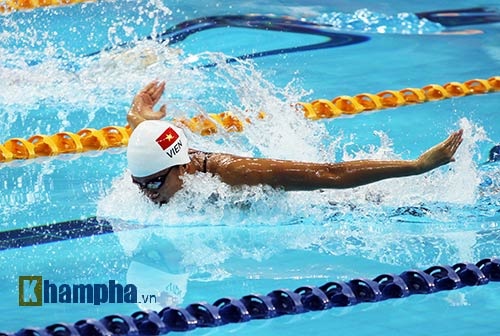 Ánh Viên xô đổ kỷ lục cá nhân bơi 400m ở giải thế giới