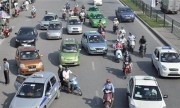 Vượt phải, tạt đầu ôtô - thói quen nguy hiểm của người Việt