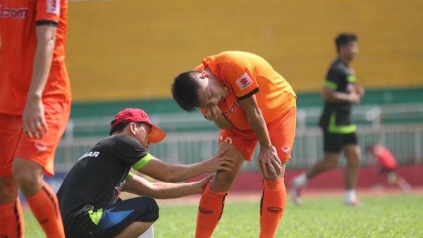 Đội tuyển Việt Nam nhận tin không vui từ Đình Hoàng