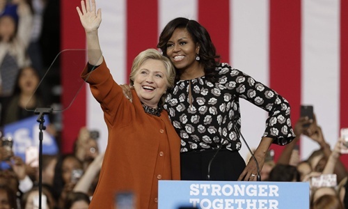 "Tình chị em" Michelle - Hillary trên sân khấu vận động tranh cử