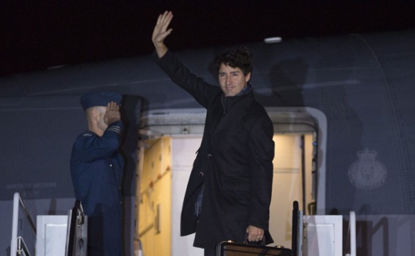 Máy bay chở thủ tướng Canada quay đầu vì gặp sự cố trên không