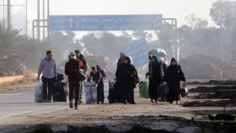 Phiến quân dùng khí độc, dân muốn rời Aleppo phải đút lót