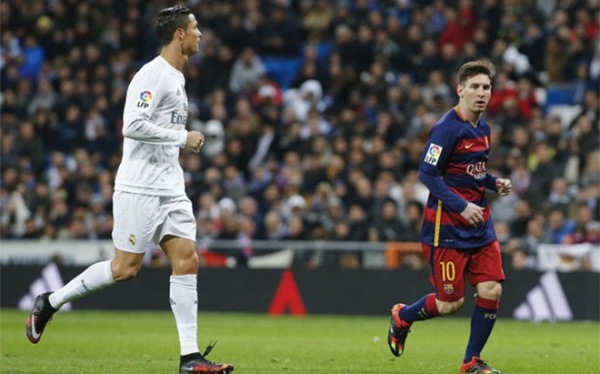 Diego Forlan: Messi có điều mà Ronaldo không có