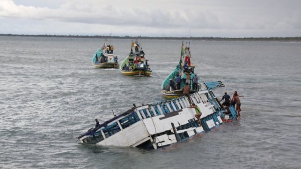 Đắm tàu ở Indonesia, 20 người chết
