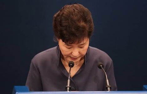 Thượng tầng chính trị Hàn Quốc chao đảo vì một bà “phù thủy”