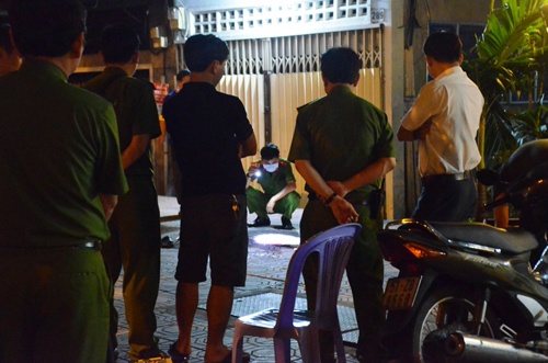 TP.HCM: Người đàn ông bị đâm gục ở đường Bến Vân Đồn