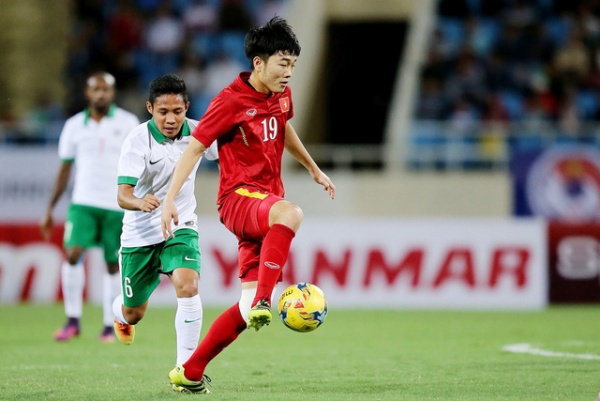 Ai sẽ đá tiền vệ trung tâm cho đội tuyển Việt Nam?