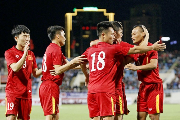 Việt Nam 0-0 Avispa Fukuoka: Công Phượng thay Công Vinh