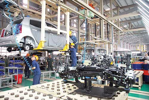 Việt Nam tiếp tục ưu đãi nuôi "giấc mơ" công nghiệp ô tô phát triển