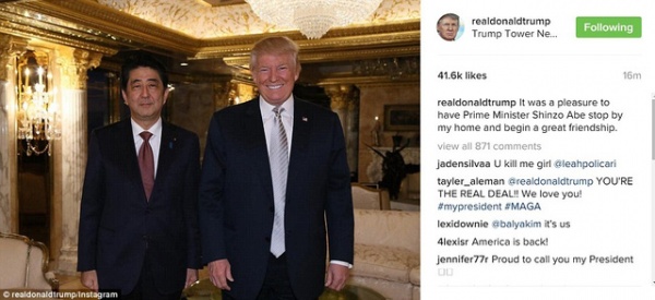 Ông Trump hào hứng khoe ảnh chụp cùng Thủ tướng Nhật Bản