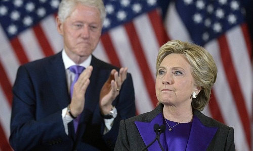 Nhà báo Mỹ tiết lộ vợ chồng Clinton mâu thuẫn lớn trước ngày bầu cử
