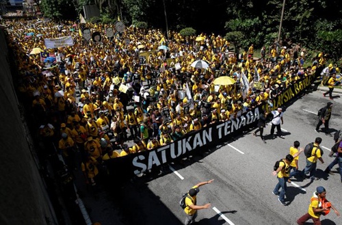 Hàng chục nghìn người Malaysia tuần hành đòi thủ tướng từ chức