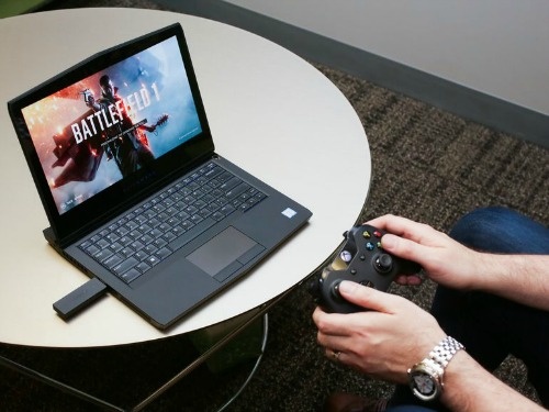 Alienware 13 R3 (OLED): Laptop chơi game tích hợp công nghệ thực tế ảo VR