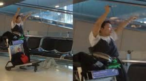 Video nữ khách Trung Quốc rút dao làm loạn sân bay Thái hot trên mạng XH