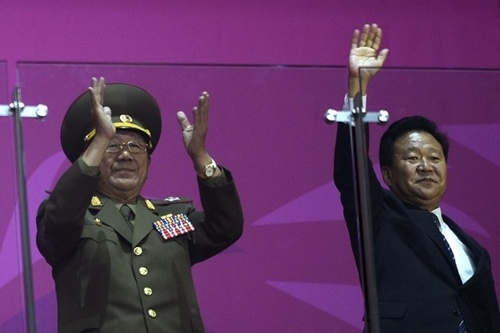 Hàn Quốc đưa hai thân tín của Kim Jong-un vào danh sách đen
