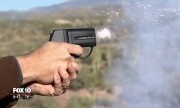 Cảnh sát Mỹ đặt mua súng ngắn "ong bắp cày" Nga