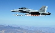 F-18 Mỹ phóng tên lửa, thả bom diệt mục tiêu IS