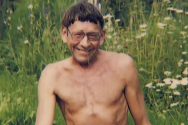 Cái chết bí ẩn của người đàn ông sống khỏa thân 20 năm trong rừng