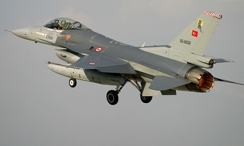 Tiêm kích F-16 Thổ Nhĩ Kỳ lao xuống đất, phi công thoát chết