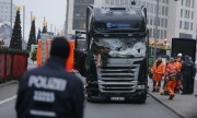 Vụ lao xe tải vào chợ Giáng sinh Đức diễn ra thế nào