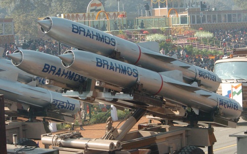 Nga giúp Ấn Độ tăng gấp đôi tầm bắn tên lửa BrahMos