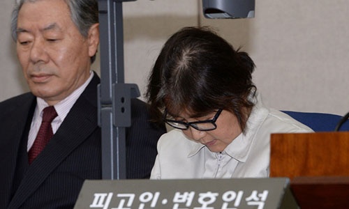 Bạn thân Tổng thống Hàn Quốc xin lỗi toàn dân