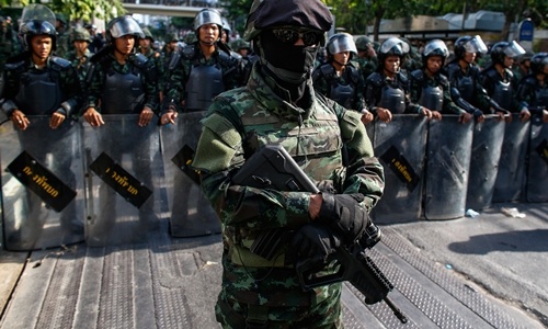 Quân đội Thái Lan hứa sẽ không đảo chính