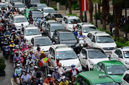 Năm 2016, Việt Nam tiêu thụ hơn 304.000 xe ô tô