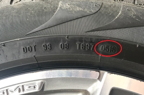 Cách tính tuổi cho lốp xe - tài xế Việt cần biết