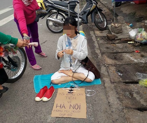 Thiếu nữ ăn diện ngồi xin tiền ở Đồng Nai để về Hà Nội