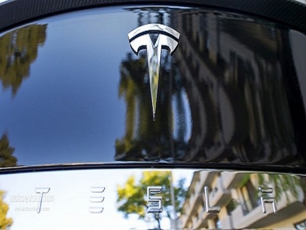 Tesla Motors chính thức đổi tên thành Tesla, Inc