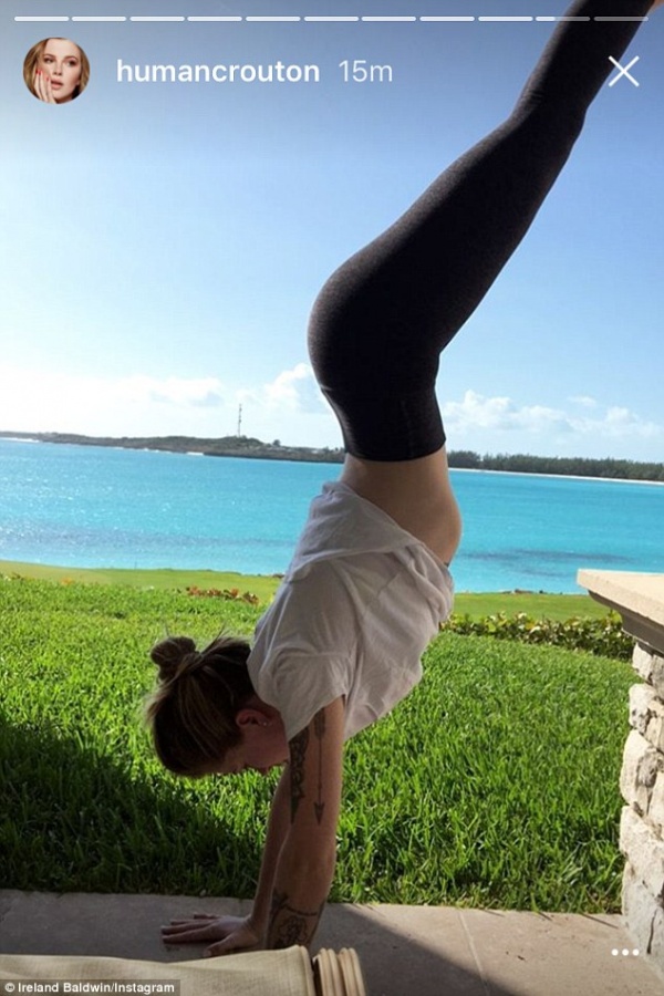 Kiều nữ 21 tuổi "tươi mơn mởn" nhờ ăn chay, tập yoga