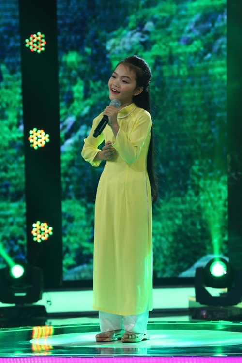Cô bé 13 tuổi hát dân ca Hà Tĩnh ngọt như NSND Thu Hiền