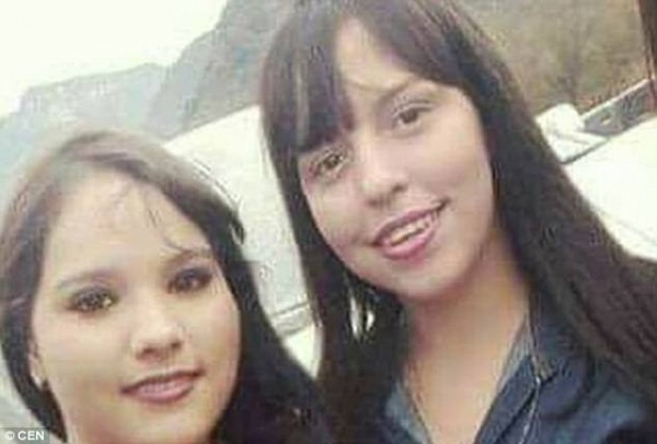 Hai thiếu nữ bị máy bay đâm chết khi chụp ảnh "tự sướng"