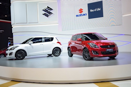 Suzuki Swift RX-II thu hút nhờ giá rẻ 395 triệu đồng