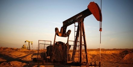 Giá dầu tăng vọt sau vụ Mỹ nã tên lửa vào Syria