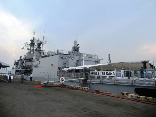 Tàu Hải quân Hoàng gia New Zealand cập cảng Tiên Sa thăm Đà Nẵng