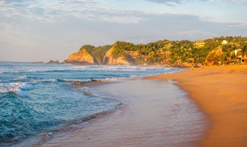 10 bãi biển đẹp tựa “thiên đường” nhưng... nên tránh xa