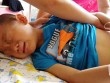 Bé trai đột ngột đau bụng, người lớn không để ý nhưng vài tiếng sau trẻ tử vong